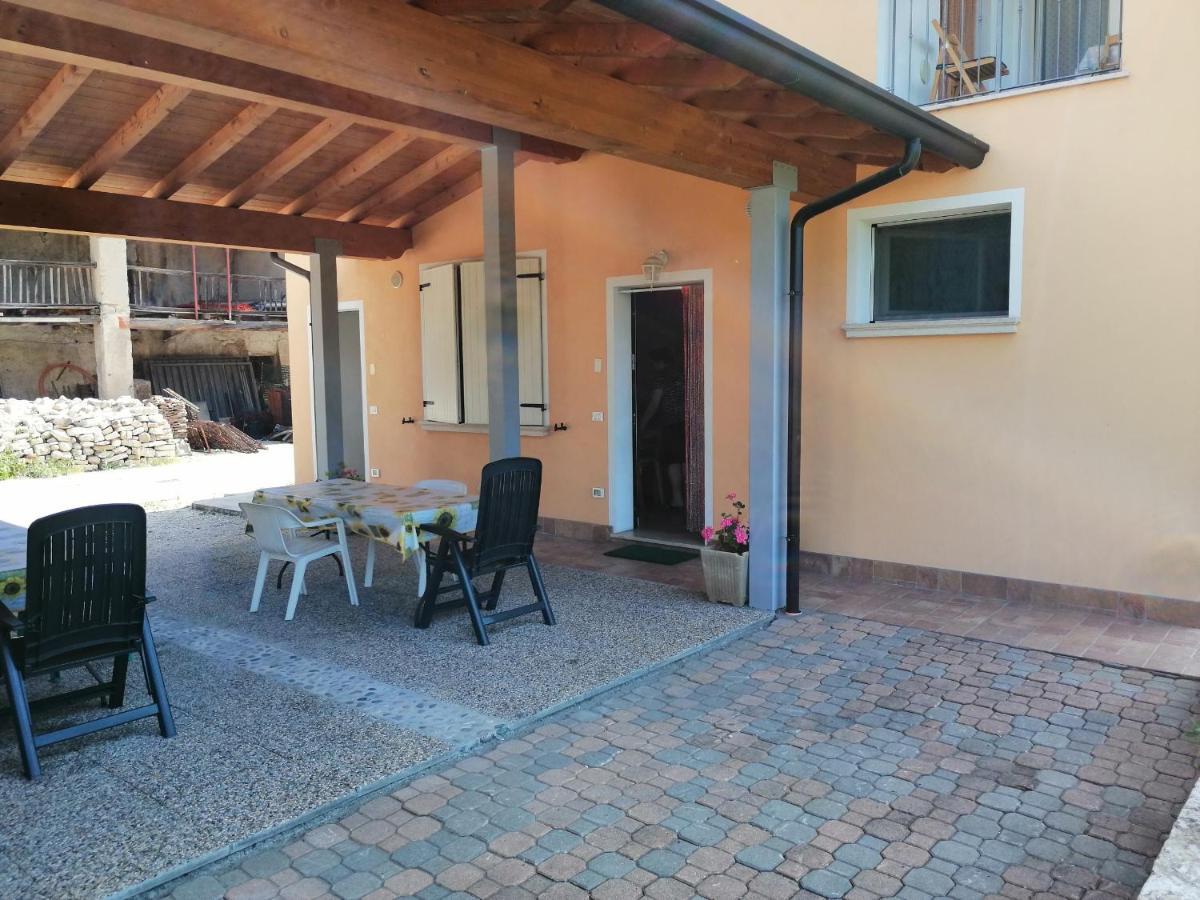 Cascina Legnago Trilocale A 6 Chilometri Da Salo' Διαμέρισμα Villanuova sul clisi Εξωτερικό φωτογραφία