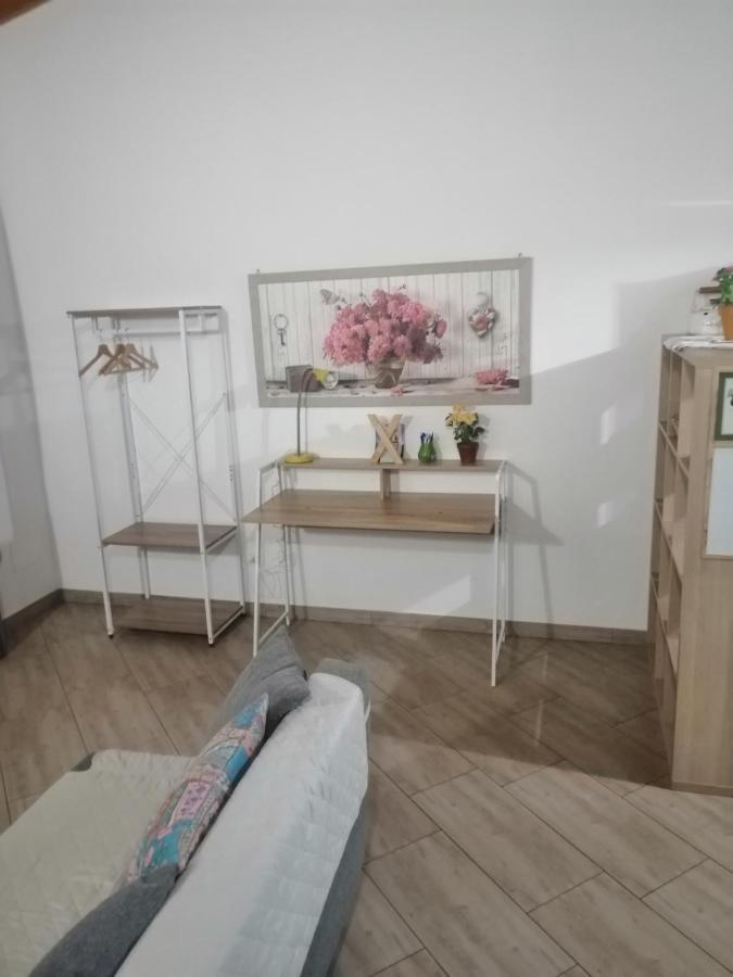 Cascina Legnago Trilocale A 6 Chilometri Da Salo' Διαμέρισμα Villanuova sul clisi Εξωτερικό φωτογραφία