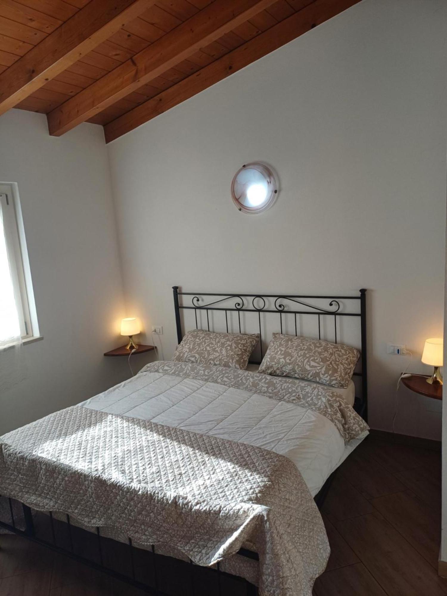 Cascina Legnago Trilocale A 6 Chilometri Da Salo' Διαμέρισμα Villanuova sul clisi Εξωτερικό φωτογραφία